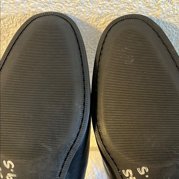 Elegant Black Leather Slip-On Loafers - Picture 8 of 11